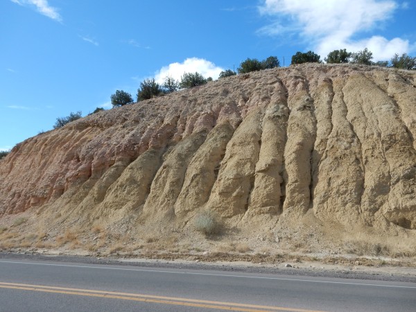 Contact between Mancos Formation and piedmont gravel