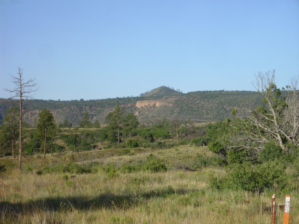 aa_rabit_hill_and_bandelier_tuff